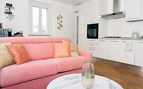 Lora Diamond Suite ,Free Parking, Self Check In,3